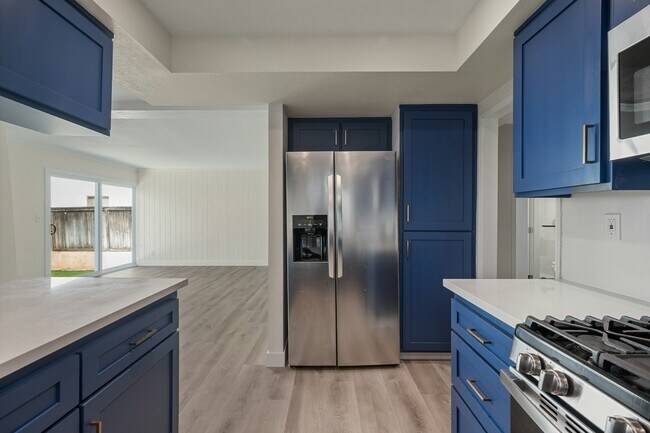 Building Photo - 845 2nd St