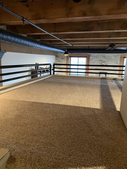 Loft - 289 5th St E