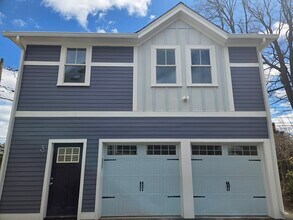 Building Photo - 6 Lowell Ave