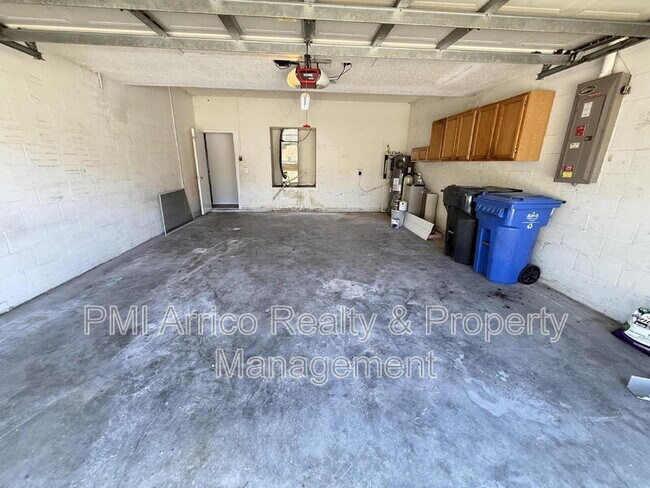 Building Photo - 12653 Longcrest Dr