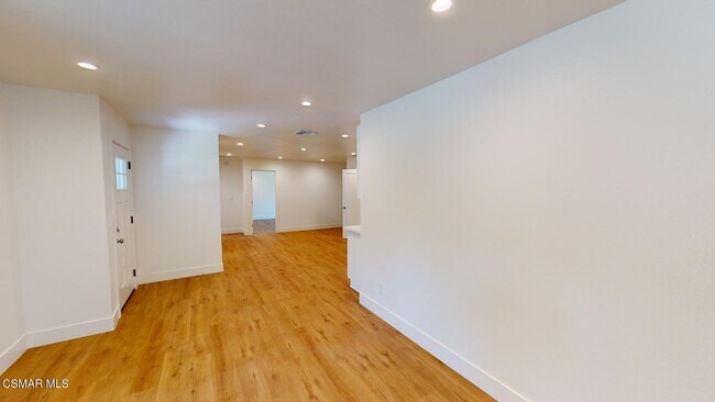 Building Photo - 971 Calle Nogal