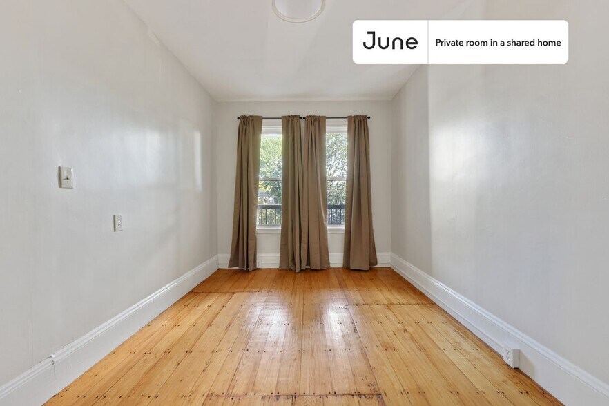 Building Photo - Private bedroom in 4 bed/1 bath Home
