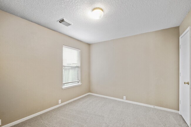 Building Photo - 17538 S Summit Canyon Dr