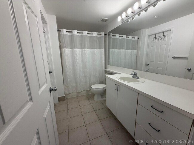 Building Photo - 630 S Sapodilla Ave