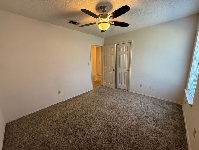 Building Photo - Gulf Breeze - Sandpiper Village - 3 bedroo...