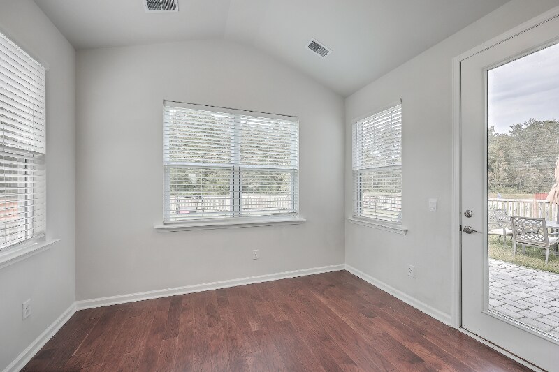 Building Photo - 161 Cherry Grv Dr
