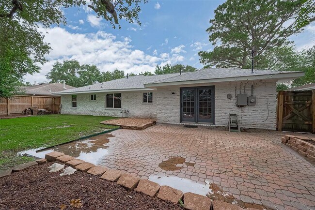Building Photo - 11431 Landsdowne Dr