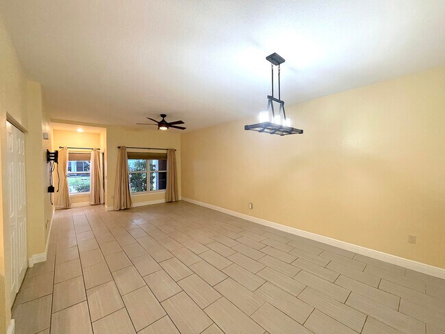 Building Photo - 1840 Sandhill Crane Dr