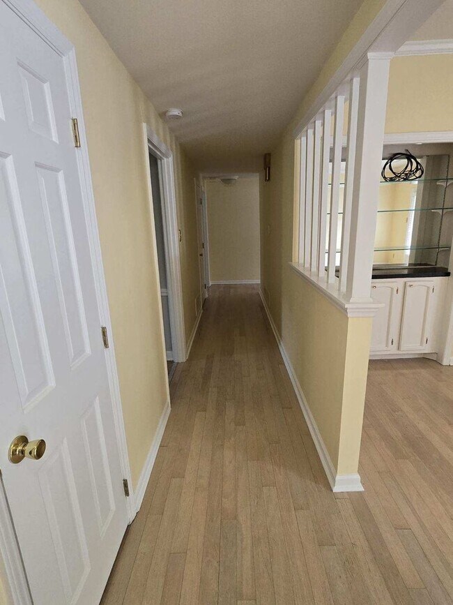 Building Photo - 3 Bedroom/ 2 bath Condo in Fountain Manor