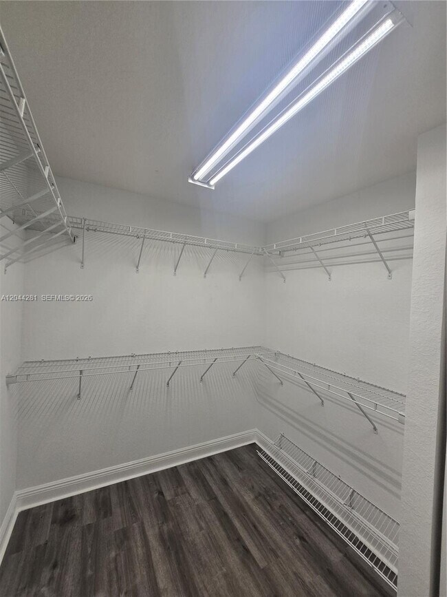 Building Photo - 9738 Darlington Pl