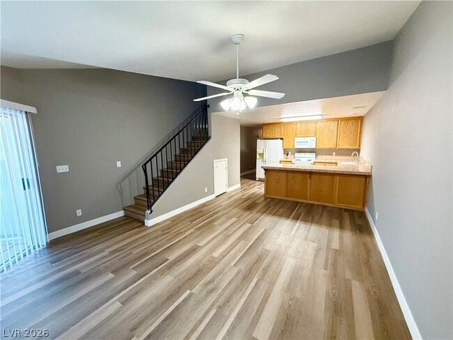 Building Photo - 452 Comstock Ave