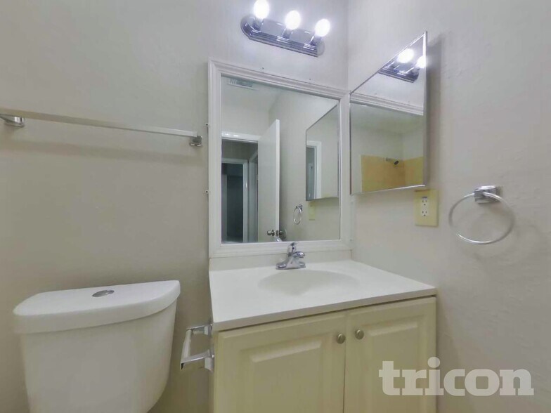 Building Photo - 4615 Tealgate Dr