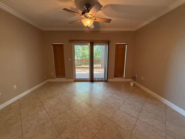 Building Photo - 5 Laguna St