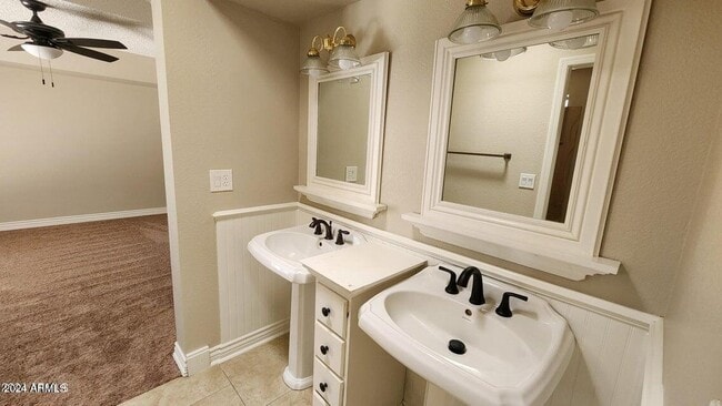 Building Photo - 211 E Tremaine Ave