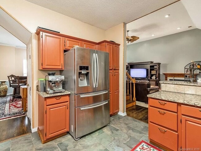 Building Photo - Room in 3 Bedroom Townhome at Cressingham Ct