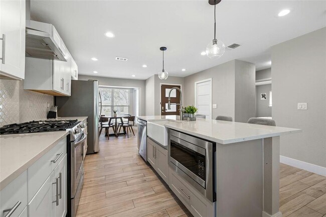 Building Photo - 1505 Westbury Trail