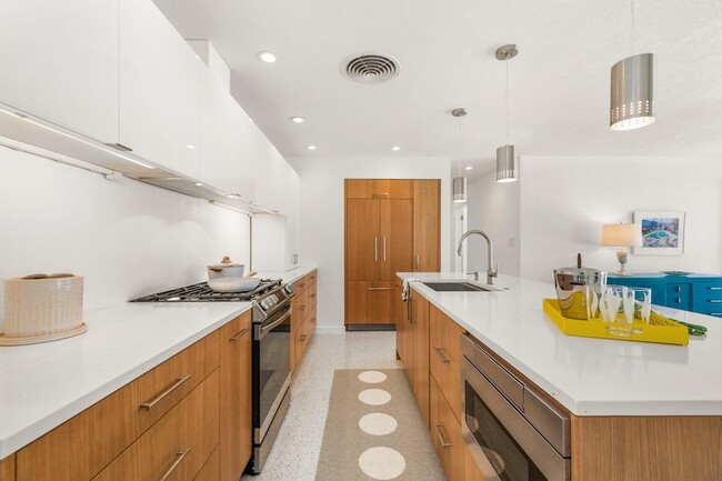 Building Photo - 74350 Covered Wagon Trail