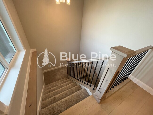 Building Photo - 6360 Ender Ln