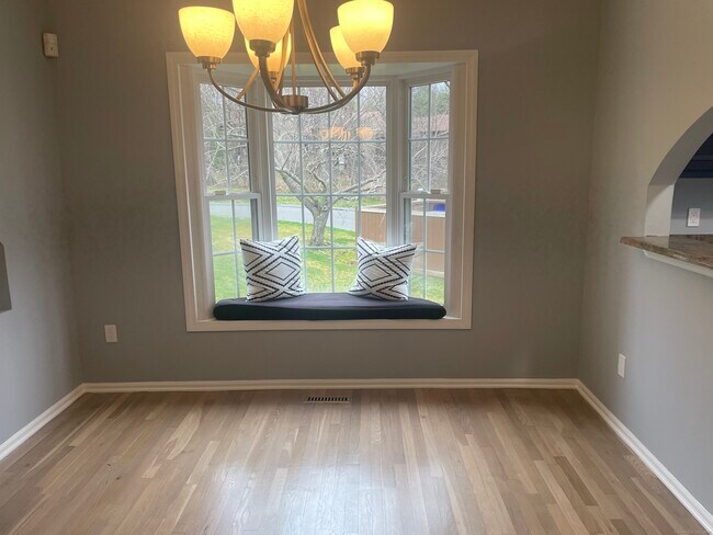 Building Photo - 173 Foxbridge Village Rd