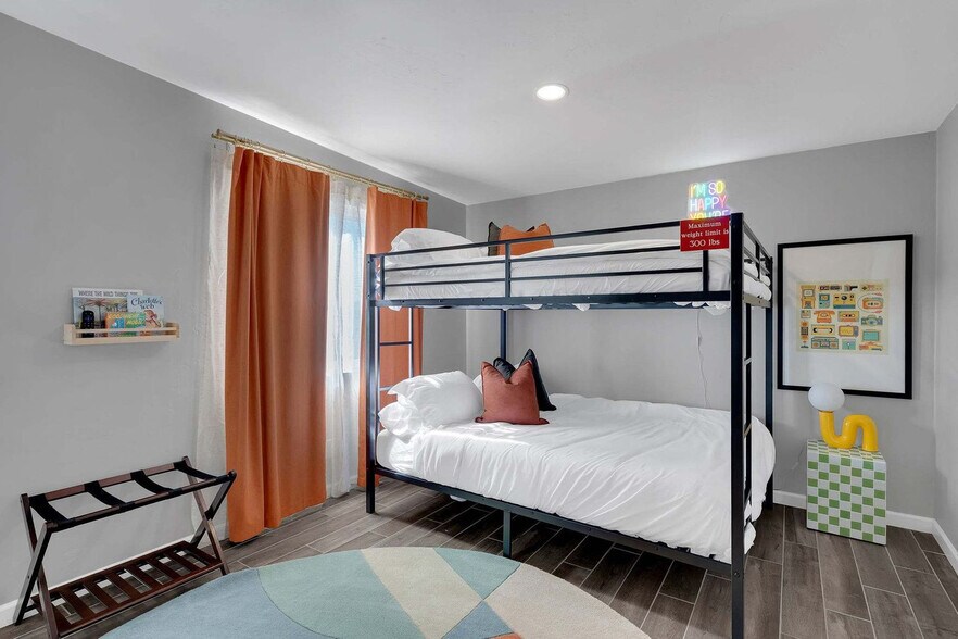 Building Photo - 6240 E River Rd