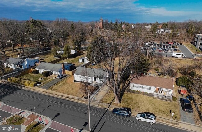 Building Photo - 106 North St NE