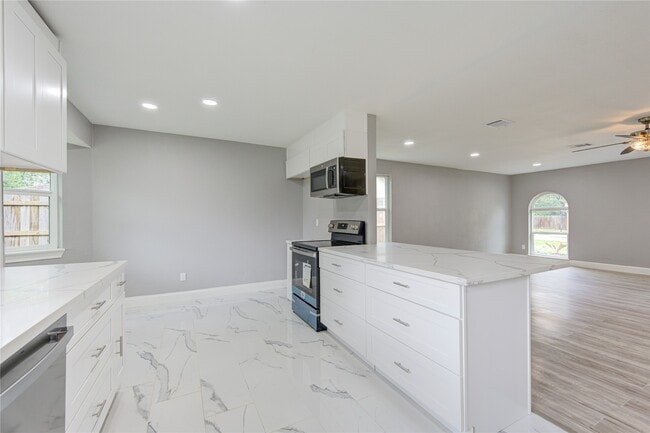 Building Photo - 12215 Monticeto Ln