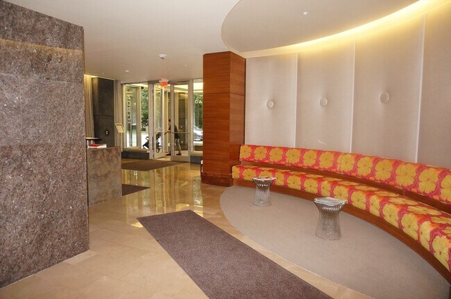 Building Photo - 10-40 Nouvelle Way