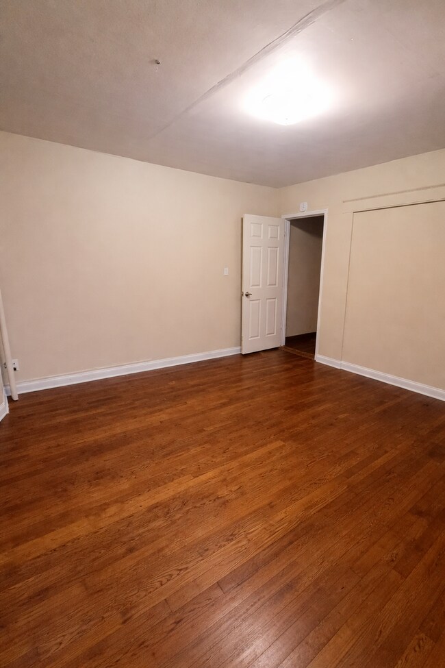 Building Photo - 270 Livingston Ave