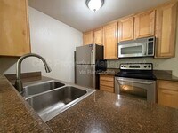 Building Photo - 1045 Peach Ave