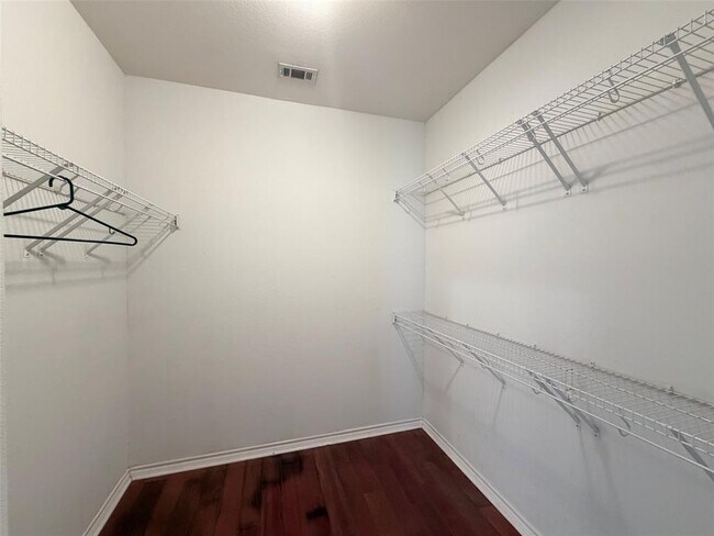 Building Photo - 187 Creekwood Trail