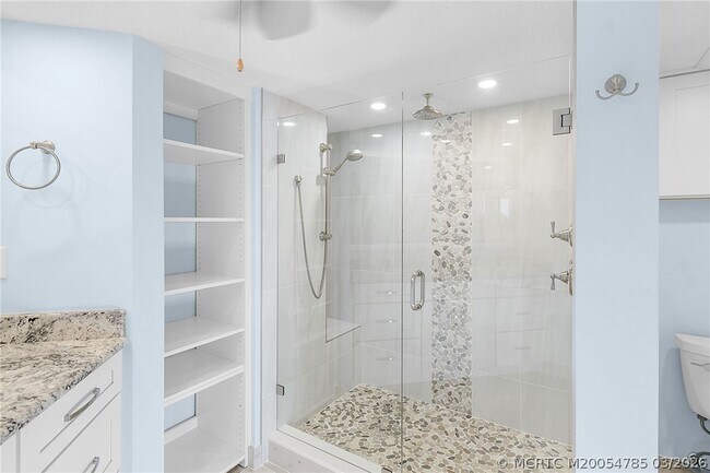 Building Photo - 9550 S Ocean Dr