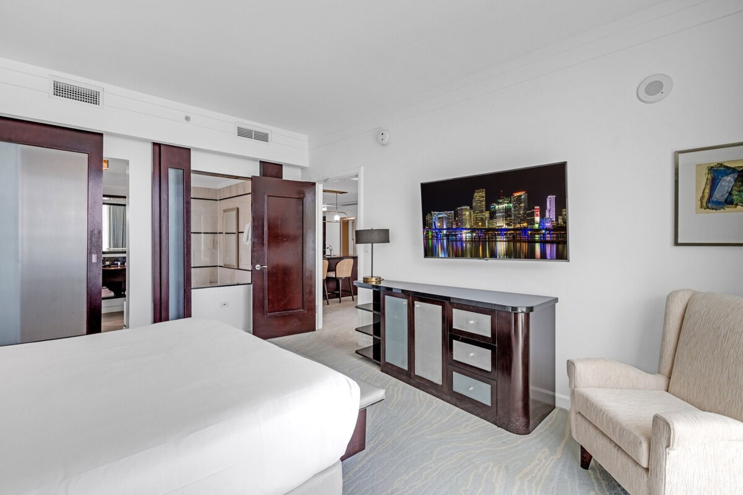 Building Photo - 4385 Collins Ave