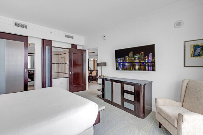 Building Photo - 4391 Collins Ave