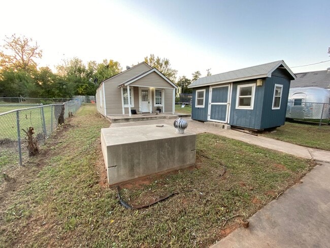 Building Photo - (1-2) Bed in Blanchard w/ Storm Shelter! A...