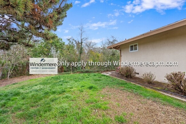 Building Photo - Fabulous Fair Oaks Home Available Now!