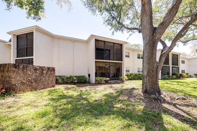 Building Photo - 820 Patricia Ave