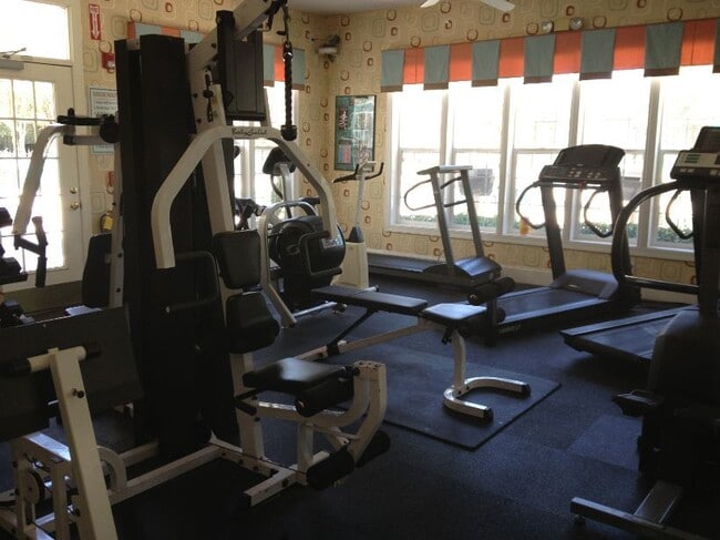 Building Photo - Great Condo in Gated Community! Resort Style Amenities, Walk to beach, Awesome Myrtle Beach Locat...