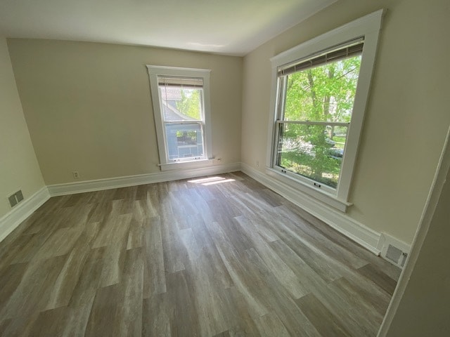 Living - 1411 Golden Ave