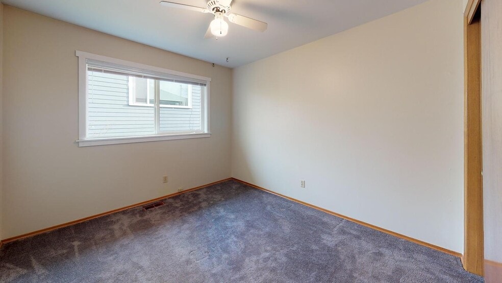 Building Photo - 510 N 87th St