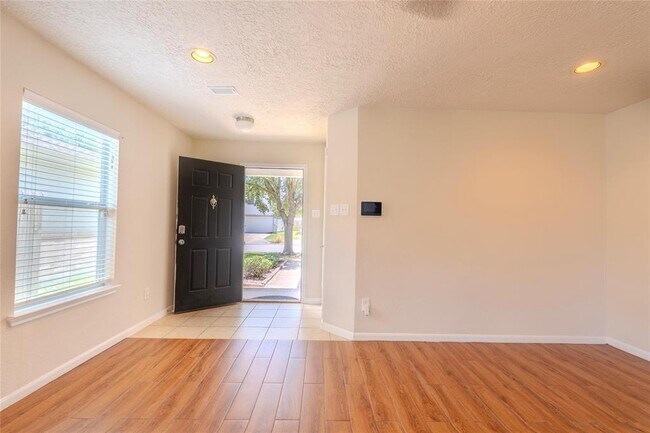 Building Photo - 11310 Sugar Bowl Dr