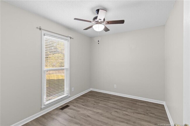 Building Photo - 2713 Leabrook Dr