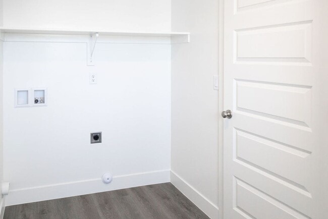 Building Photo - Spacious 4-Bed Home in Sage Canyon - Small Pet Friendly