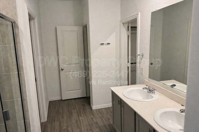 Building Photo - 1208 Mesquite Ln