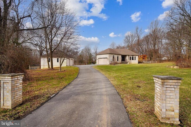 Building Photo - 1930 Long Corner Rd