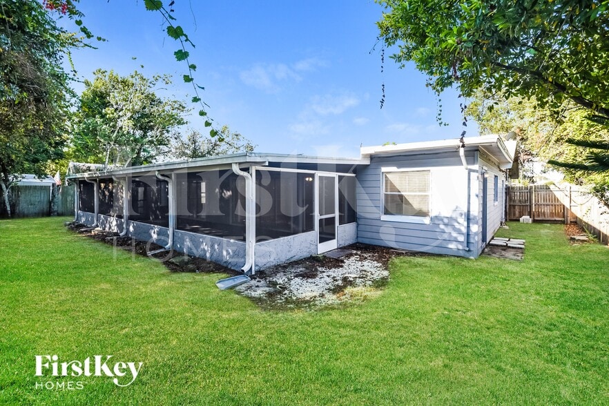 Building Photo - 3105 Barna Ave