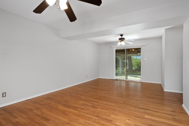 Building Photo - 926 Barbara Ann Ln