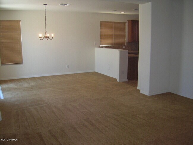 Building Photo - 9008 N Roebling Dr