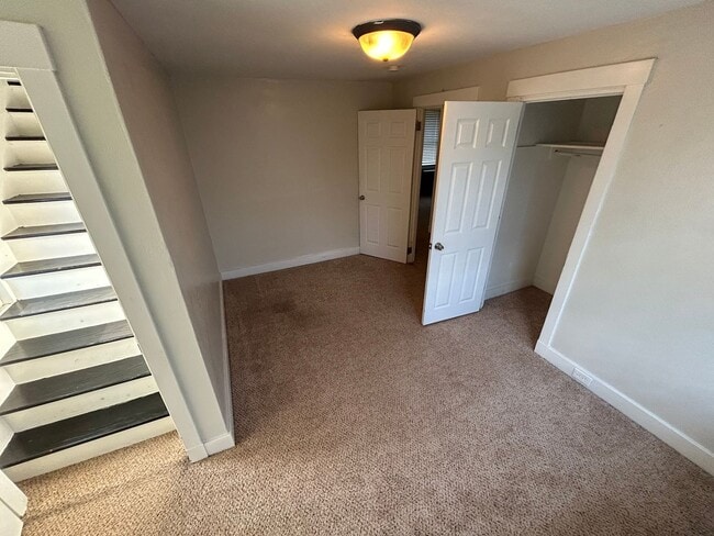 Building Photo - Private 3-Bedroom home in East Hills