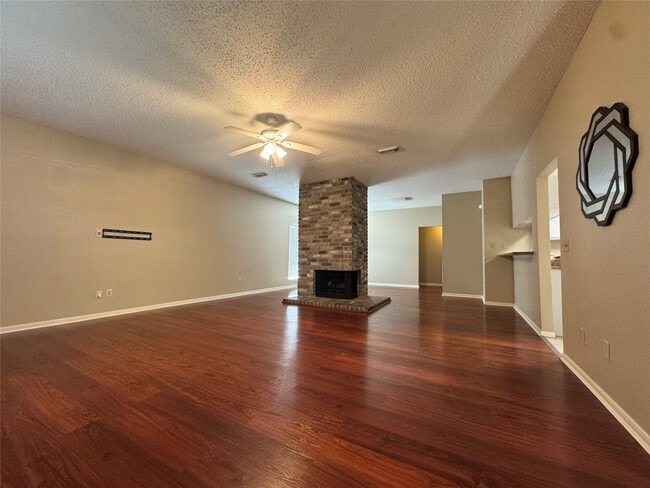 Building Photo - 11 Cottage Grove Pl