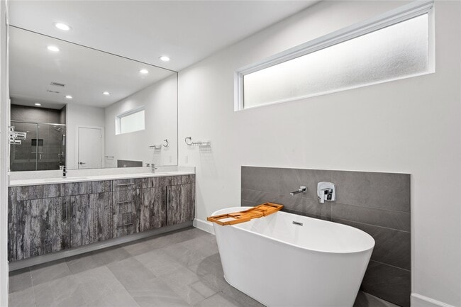 Building Photo - 6819 Rocinante Ln